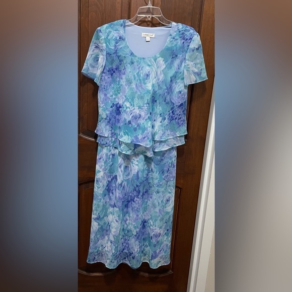 Cooldwater Creek Dresses & Skirts - Coldwater Creek women’s size 14 short sleeve Ruffe tiered blue,green Maxi dress